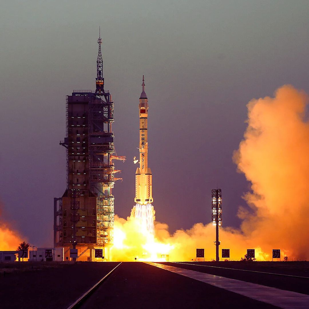 Chinese crew to conduct experiments in space for six months