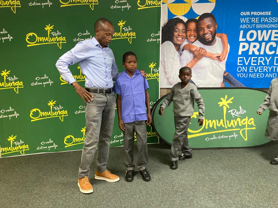 Omulunga Radio wayandja oshali shomidjalo dofikola kounona pofikola Otjaandjamwenyo Combined School