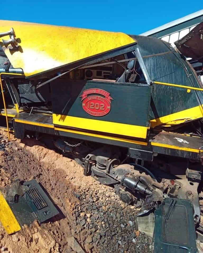 Two dead after Rovos Rail train derails near Naute