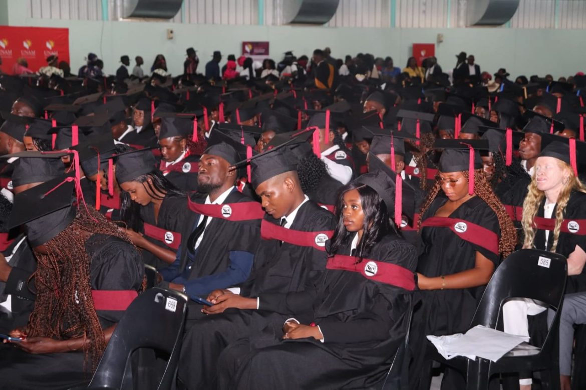 More than 900 students graduate at Unam’s northern campuses