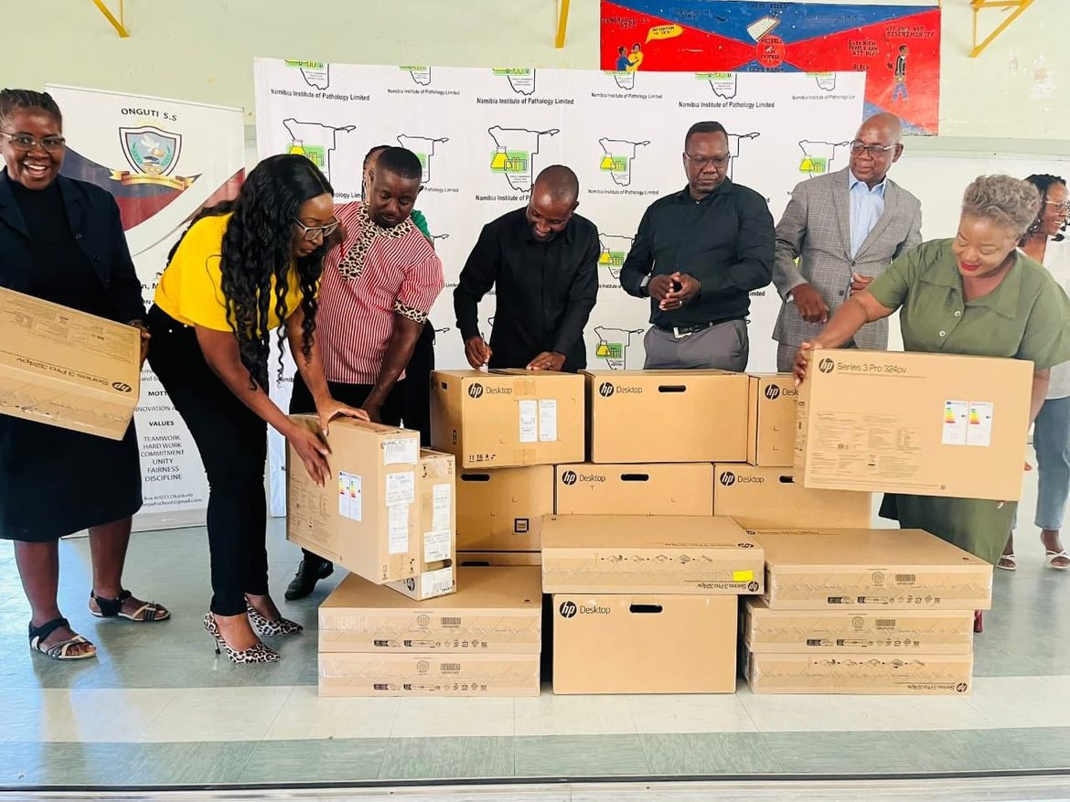 Ofikola yedina Onguti Secondary School, yapewa ee computer dipe okudja ko NIP